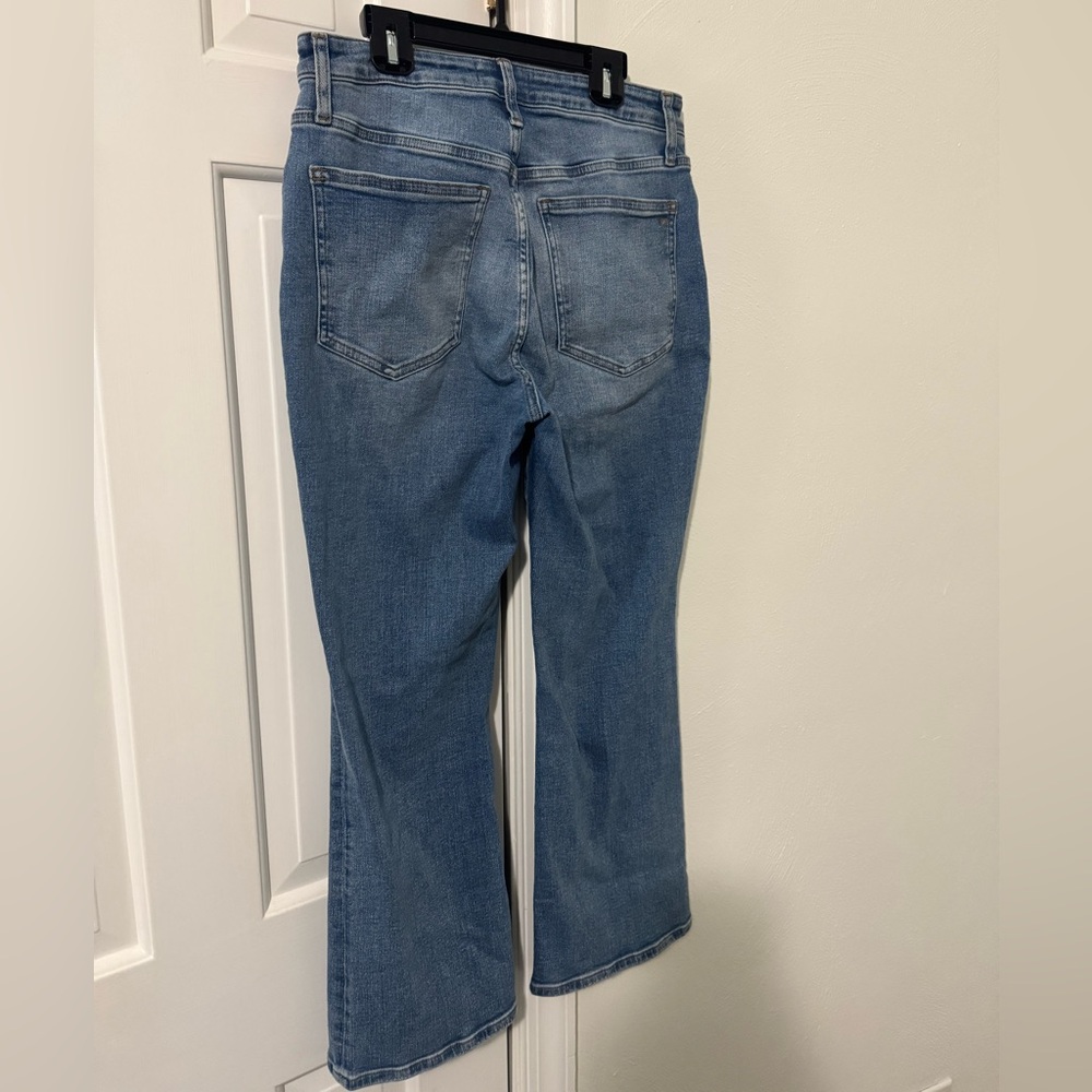 Madewell Mid-Rise Kick Out Crop Jeans - Picture 2 of 7